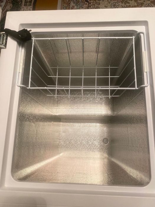 Продам морозильную камеру