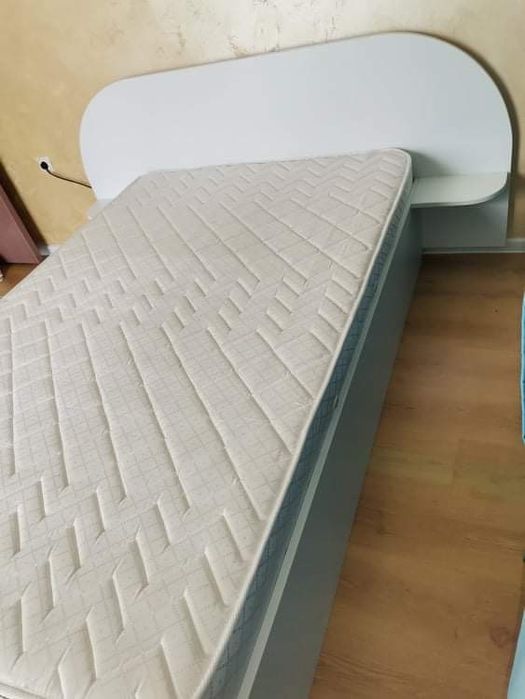 Спалня +матрак