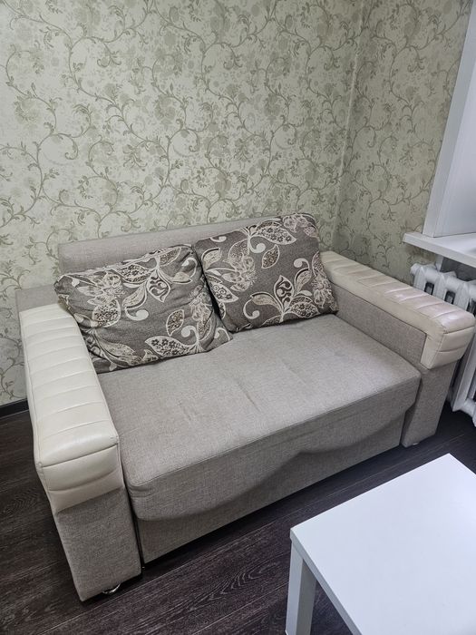 Продам диван 1,5 м х 1,1 м