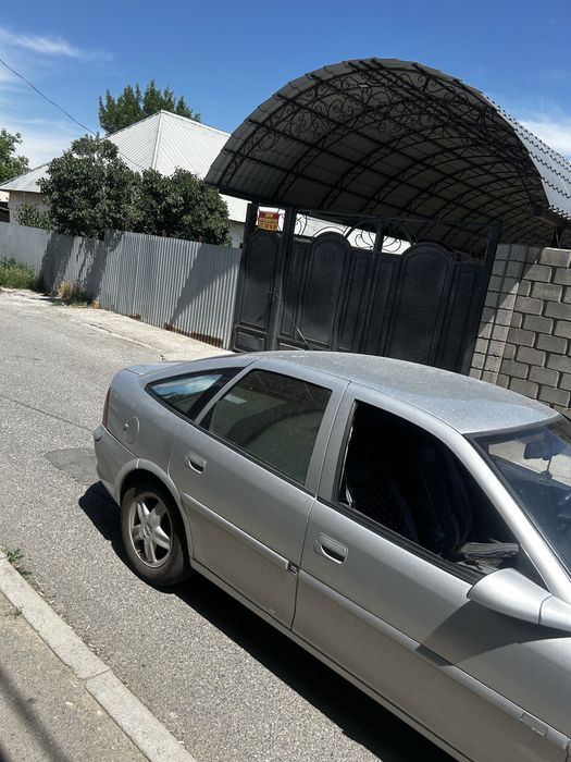 Opel Vectra B 2.5