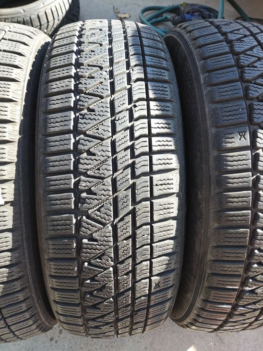 215/65/17 KUMHO Winter