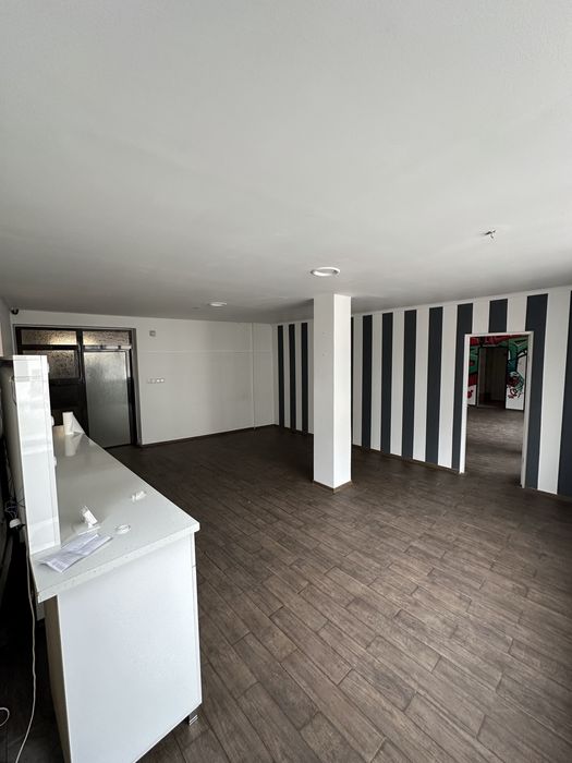 Inchiriez spatiu comercial  100 m2