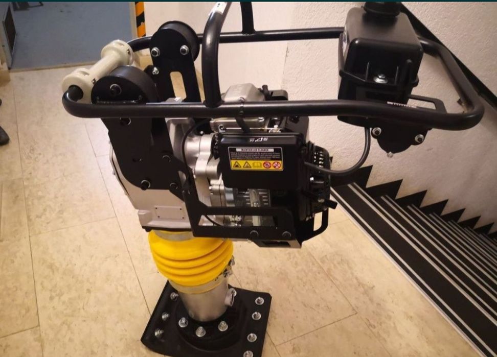 Vand/Închiriez mai compactor