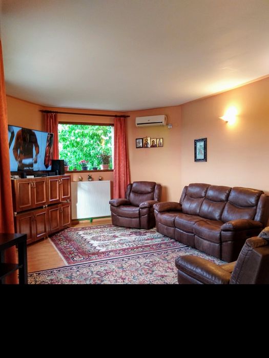 Vila P+E+M, complet mobilata de vanzare