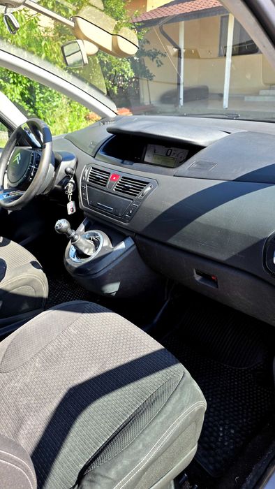Vând Citroen C4 Grand Picasso 2500 eur