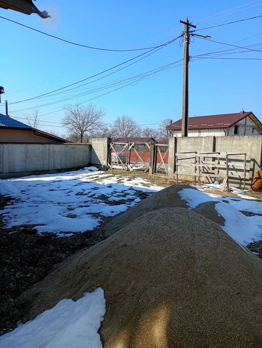 Casa de vanzare cu etaj si mansaeda.