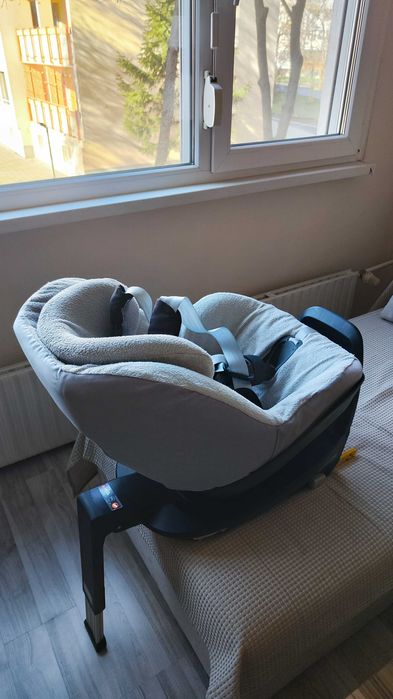 Maxi-Cosi База, Кош, и Столче за кола