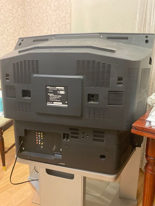 Продаю телевизор jvc