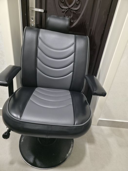 Срочно кресло для парехмахера