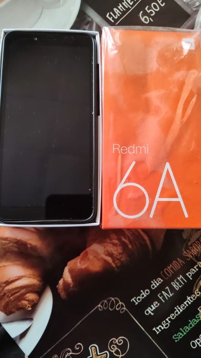 Продам телефон редми.