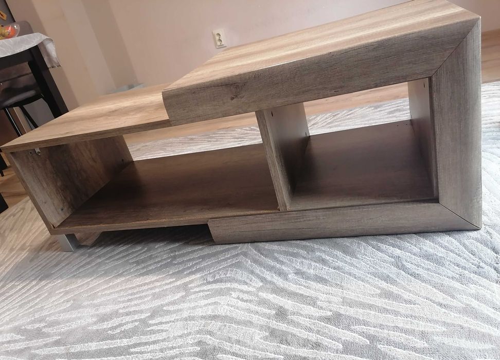 Подарява се холна маса