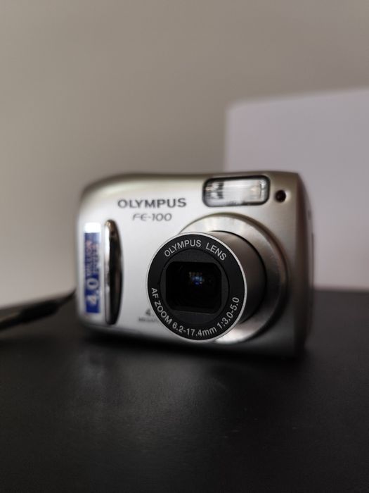Olympus FE-100 ретро дигитален фотоапарат