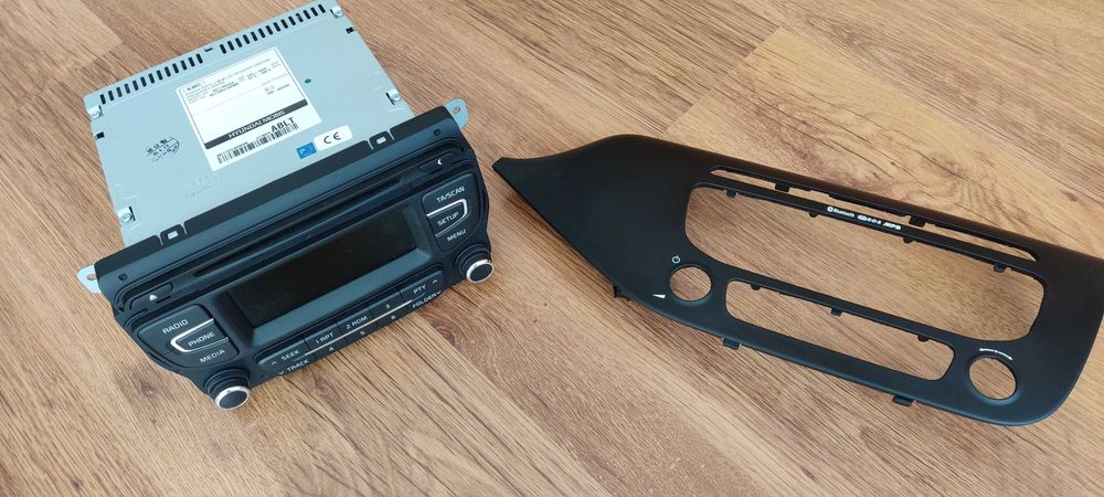 Оригинално радио /стерео/ за КИА СИЙД 2015г. /съвместимо 2012-2018г/.