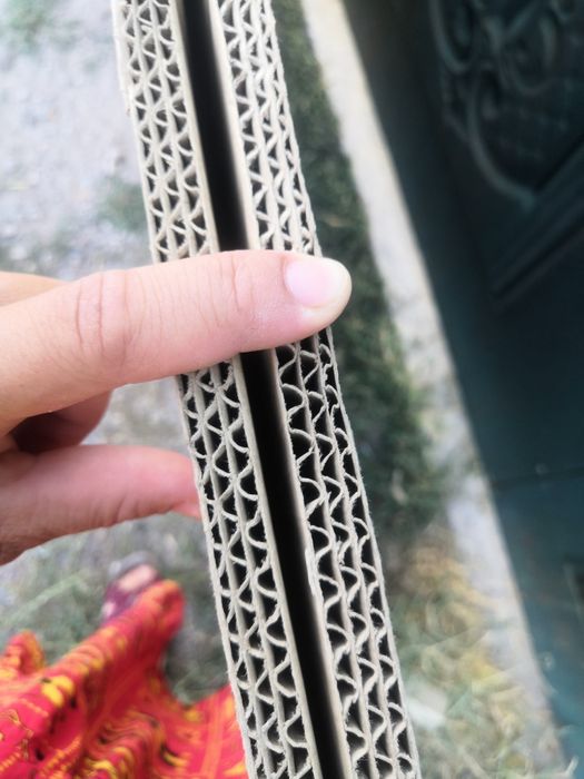 Картон сатылады багасы 1000 тенге калын