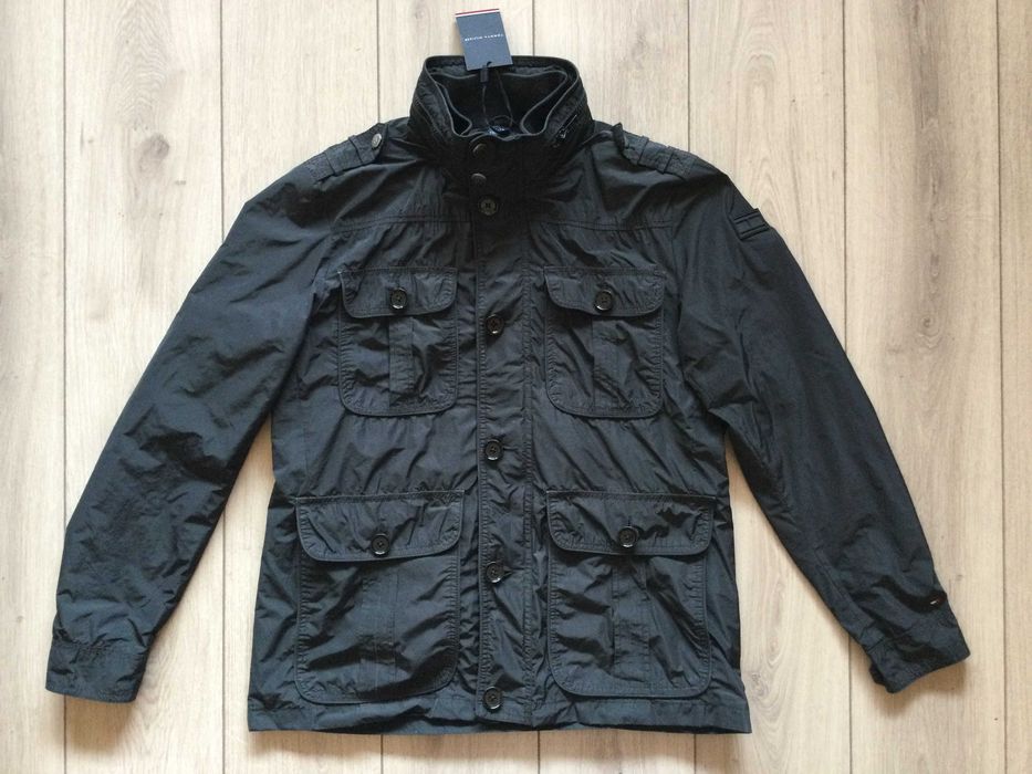 НОВО оригинално черно пролетно - есенно яке TOMMY HILFIGER размер L