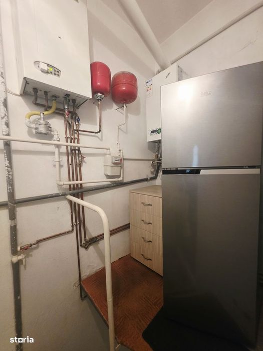 Inchiriez apartament 3 camere cu gradina