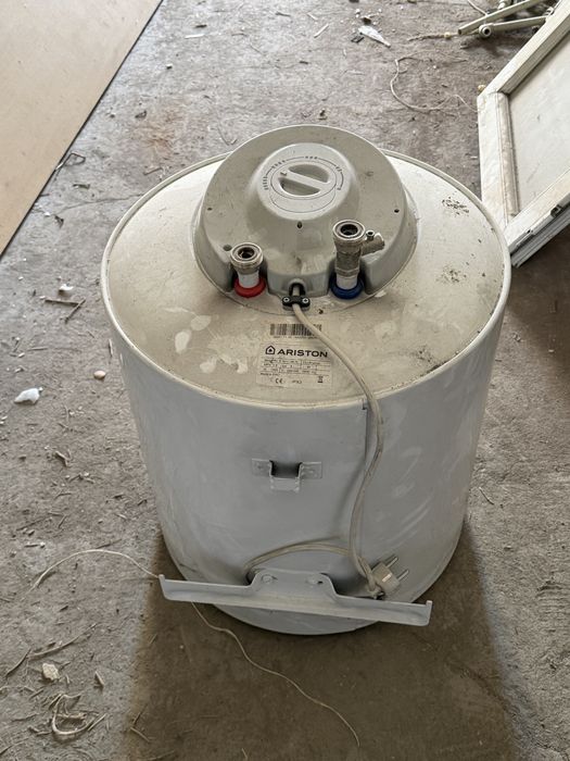 Бойлер Ariston(водонагреватель)