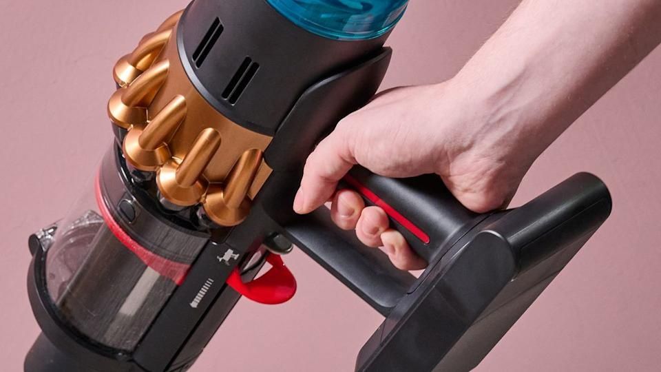 Dyson V16 Piston Animal — когда мощность ощущается сразу