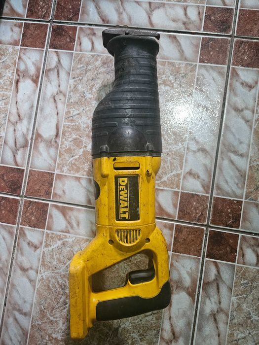 DeWalt ferastrau, picamer, baterie, bolti si lame