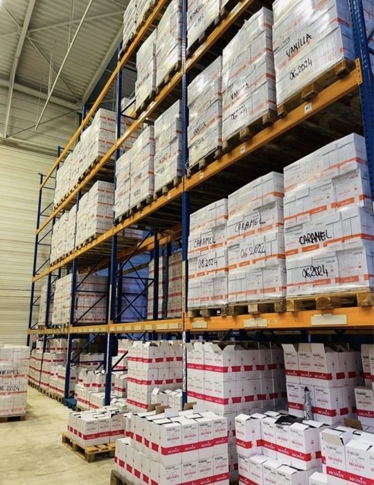 Vindem rafturi metalice industriale