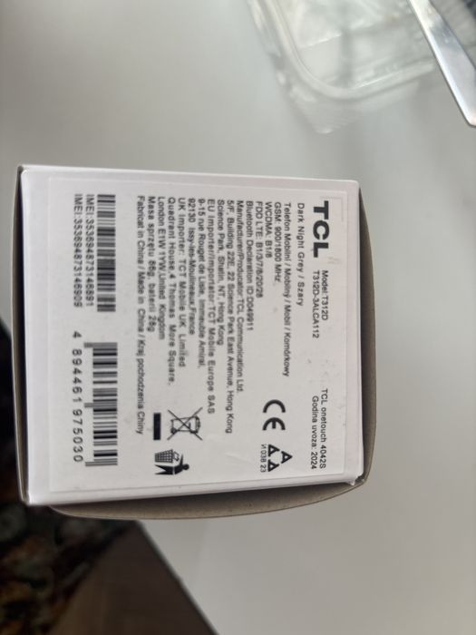 Мобилен телефон с копчета TCL