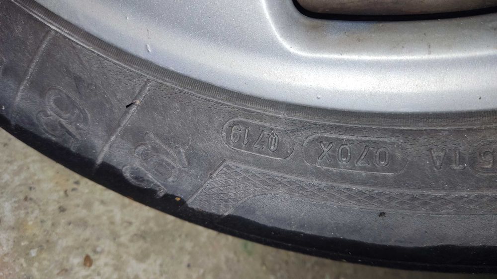 4 броя 15-ки алуминиеви джанти от Audi с летни гуми Kleber 195/65/15