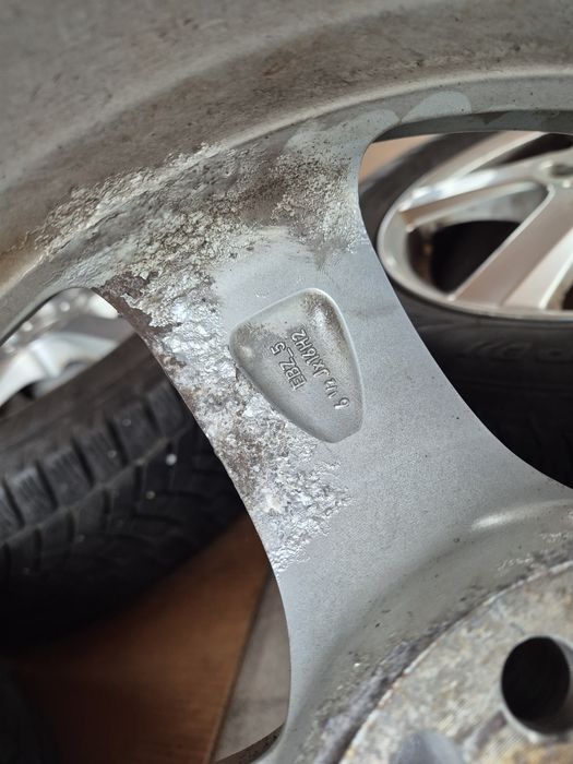 Vând jante+cauciucuri de Wv Tiguan 215/65/16 M+S imp Germania