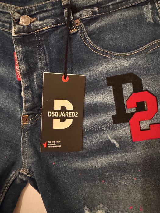 Blugi scurti Dsquared2 marimea 48