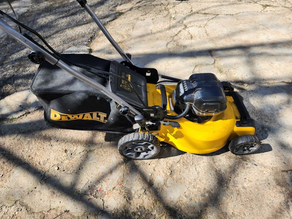 DEWALT Акумулаторна косачка DCMW564N, 2x18 V, 48 см, без батерия и зар