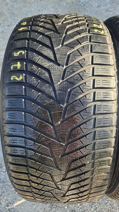 275/40 R20 • Iarna • Yokohama BluEarth Winter V905 106V XL | 2 buc | DOT 2022 | Pret/buc
