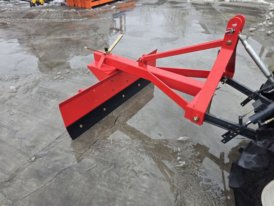 Lama zapada/ Nivelator/ Tractor japonez