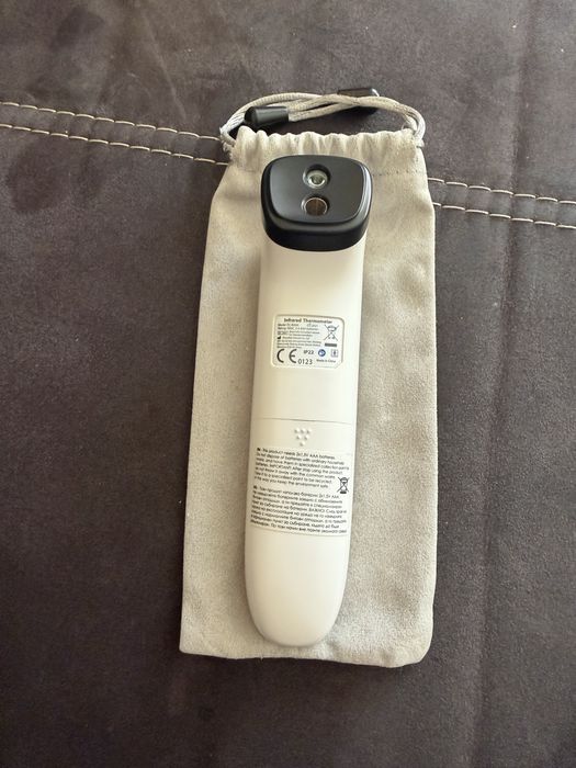 Безконтактен термометър на LORELLI BABY CARE