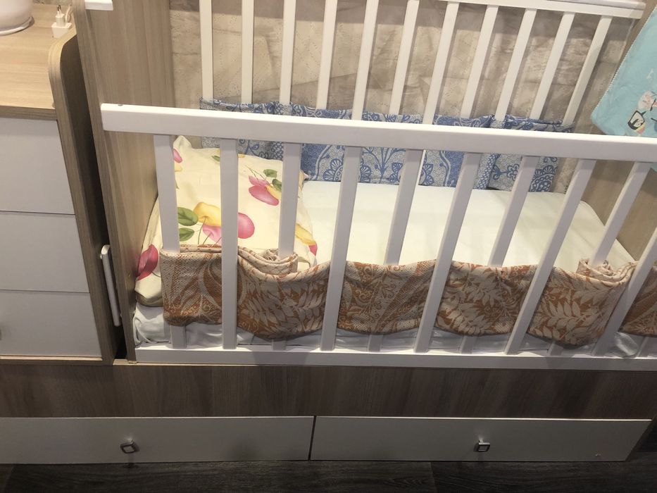 Детская кроватка