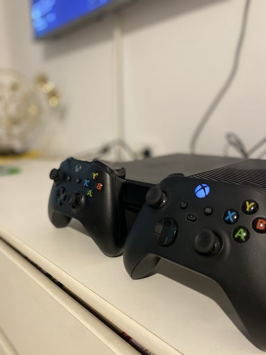 Xbox One 2 controllere
