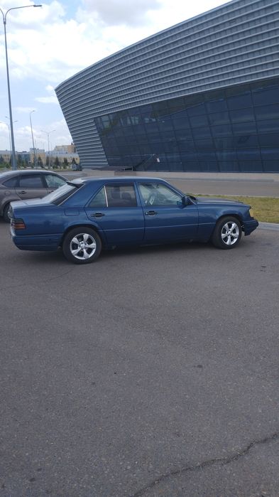 Мерседес Бенс 124