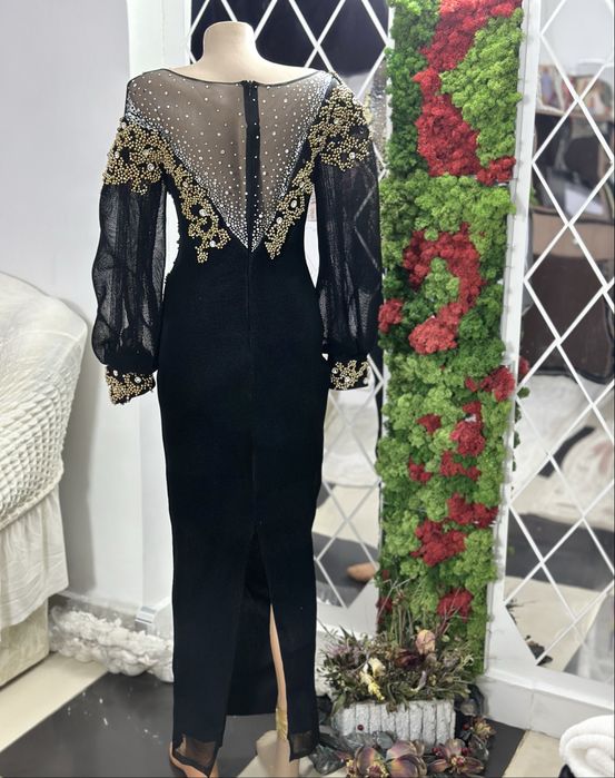 Rochie cu perle auri si pietre