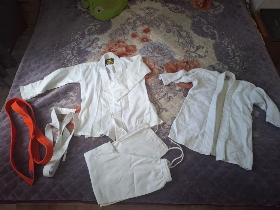 Продам кимоно 5000