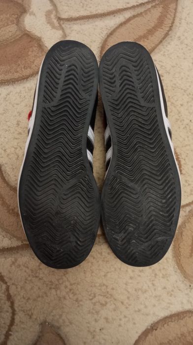 Продам кросовки адидас