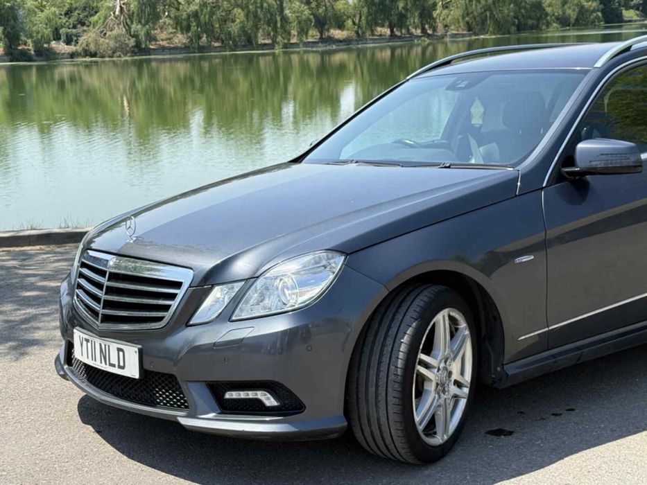 Aripa stanga / dreapta Mercedes w212 2009 - 2016 / impecabila