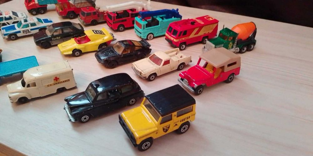 Модели на Matchbox England Macau China 1/64