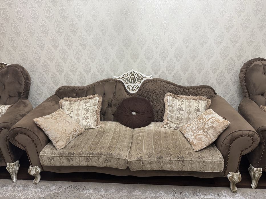 Диван и кресла комплект