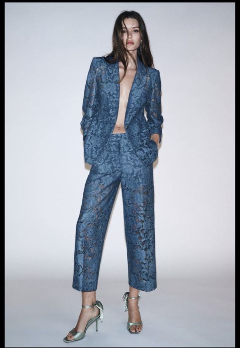 Zara син костюм, нов с етикет, размер с