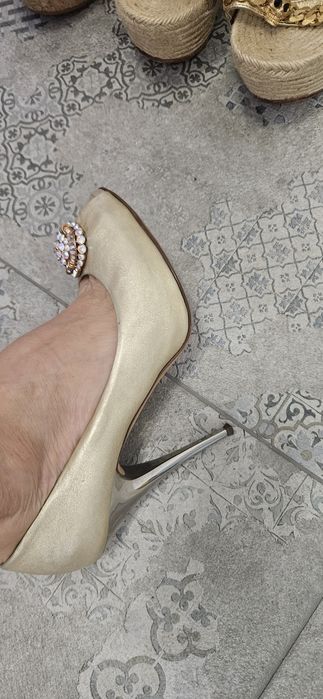 Дамски оригинални обувки 39ти номер