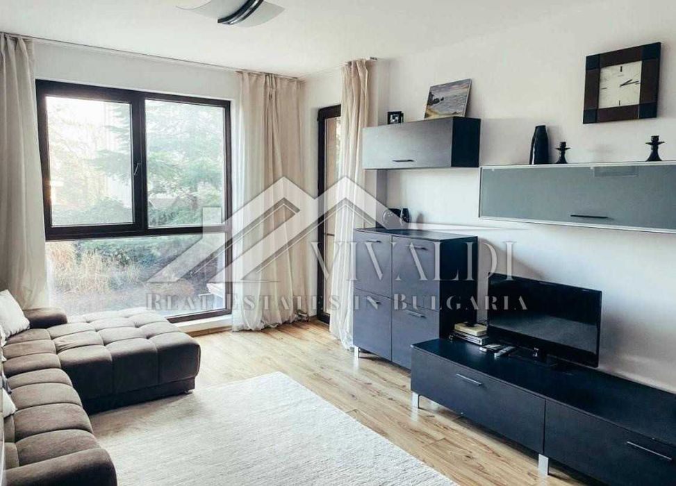 Дава се под наем Двустаен апартамент в Варна, Център - 67 кв.м за 648.21 € - Снимка #2