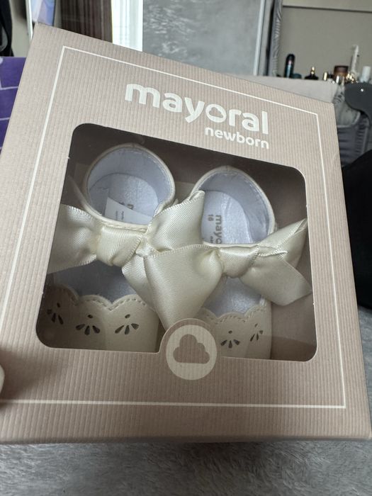 Бебешки обувки Mayoral бежов цвят