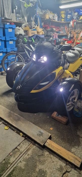 Vând schimb can am spyder bombardier