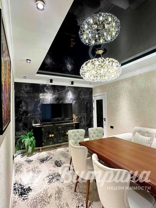 Продаётся 5 комнатная Ц 6