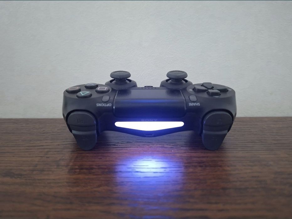 Джойстик для PlayStation 4