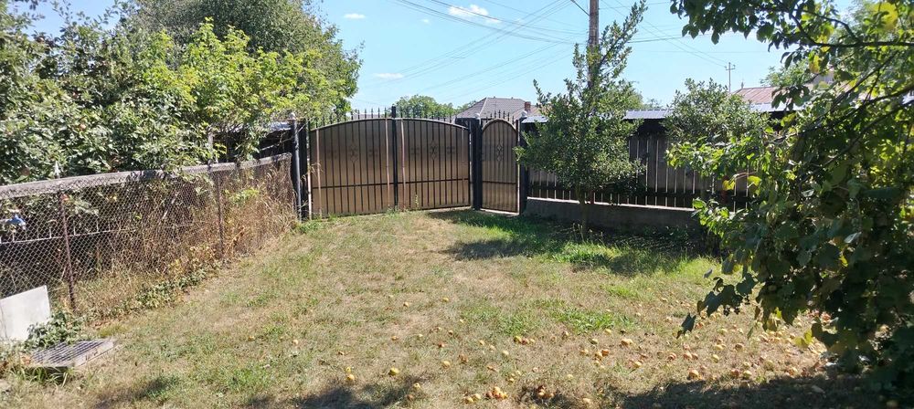 Vand casa cu livada si teren agricol in Bodesti judetul Neamt