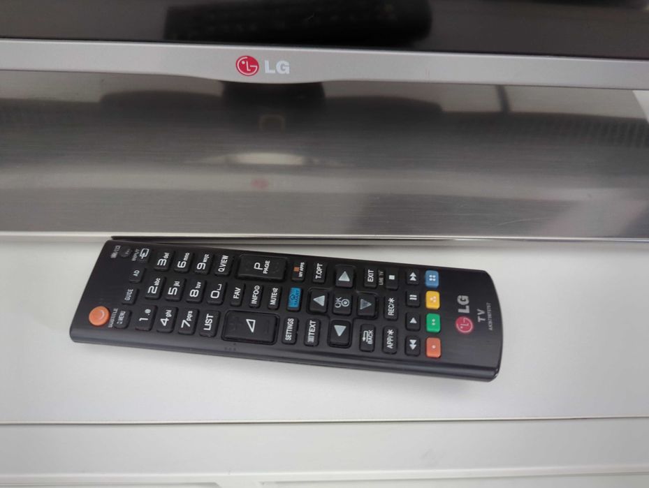 32" LB580V LG Smart TV